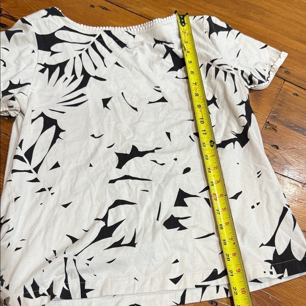Ann Taylor Black and White Leaf Print Blouse Size Large L 100% cotton - Picture 5 of 7